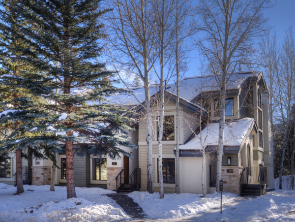 3 plus loft Townhome  shuttle or walk to skiway